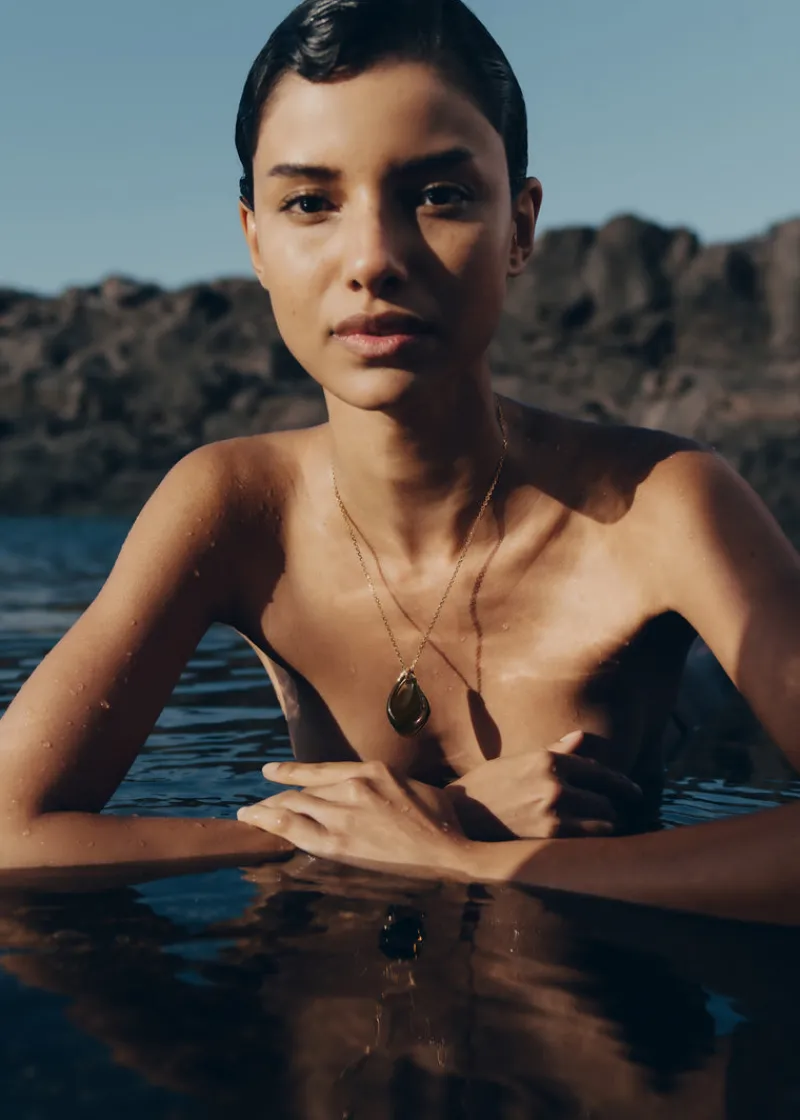 Polène Anhänger Naé< Halsketten
